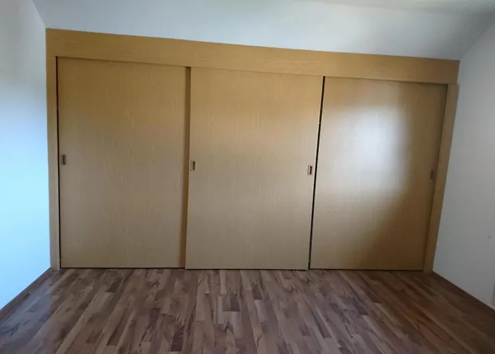 An Der Gruenen Donau - Ferienwohnung, Monteurwohnung, Wir Bieten Keine Parkplaetze, Verpflegung Oder Tuecher An, Parken Nur Gegenueber Auf Der Strassenseite *