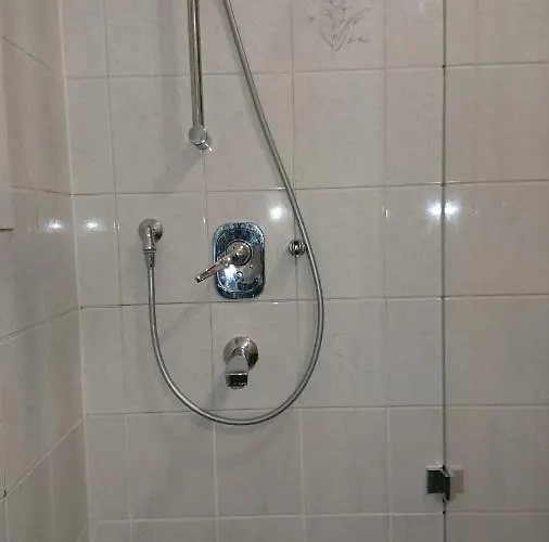 ホームステイ An Der Gruenen Donau - Ferienwohnung, Monteurwohnung, Wir Bieten Keine Parkplaetze, Verpflegung Oder Tuecher An, Parken Nur Gegenueber Auf Der Strassenseite