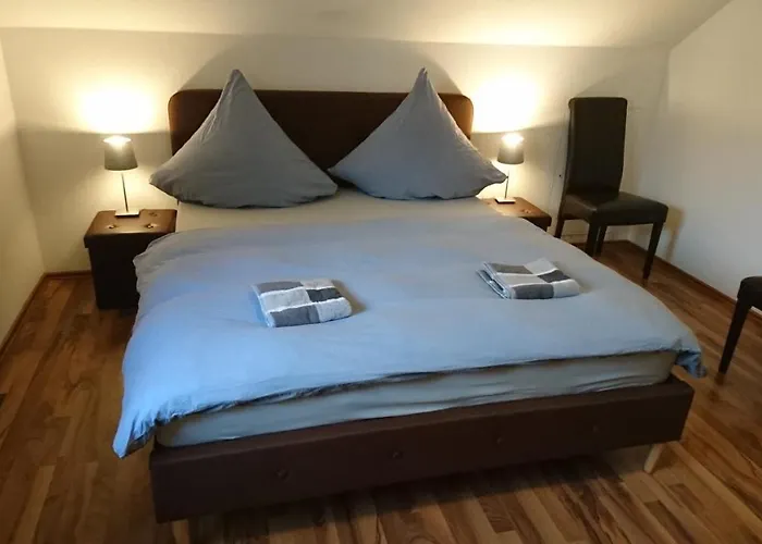 ホームステイ An Der Gruenen Donau - Ferienwohnung, Monteurwohnung, Wir Bieten Keine Parkplaetze, Verpflegung Oder Tuecher An, Parken Nur Gegenueber Auf Der Strassenseite Immendingen