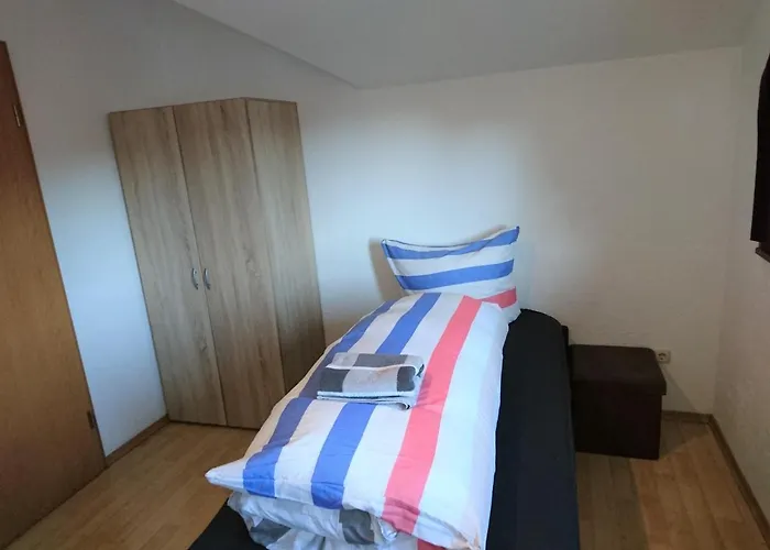 ホームステイ An Der Gruenen Donau - Ferienwohnung, Monteurwohnung, Wir Bieten Keine Parkplaetze, Verpflegung Oder Tuecher An, Parken Nur Gegenueber Auf Der Strassenseite Immendingen